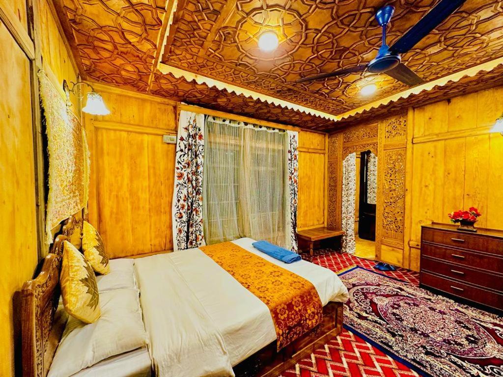New Zealand Group Of Houseboats Hotel Srīnagar Exterior foto