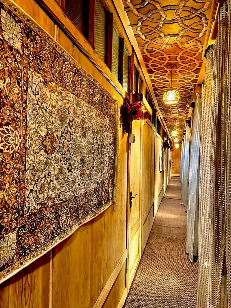 New Zealand Group Of Houseboats Hotel Srīnagar Exterior foto